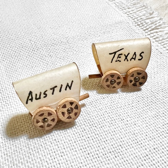 Vintage Jewelry - 1950s VINTAGE Covered Wagon Rawhide & Wood Western Clip Earrings Austin Texas